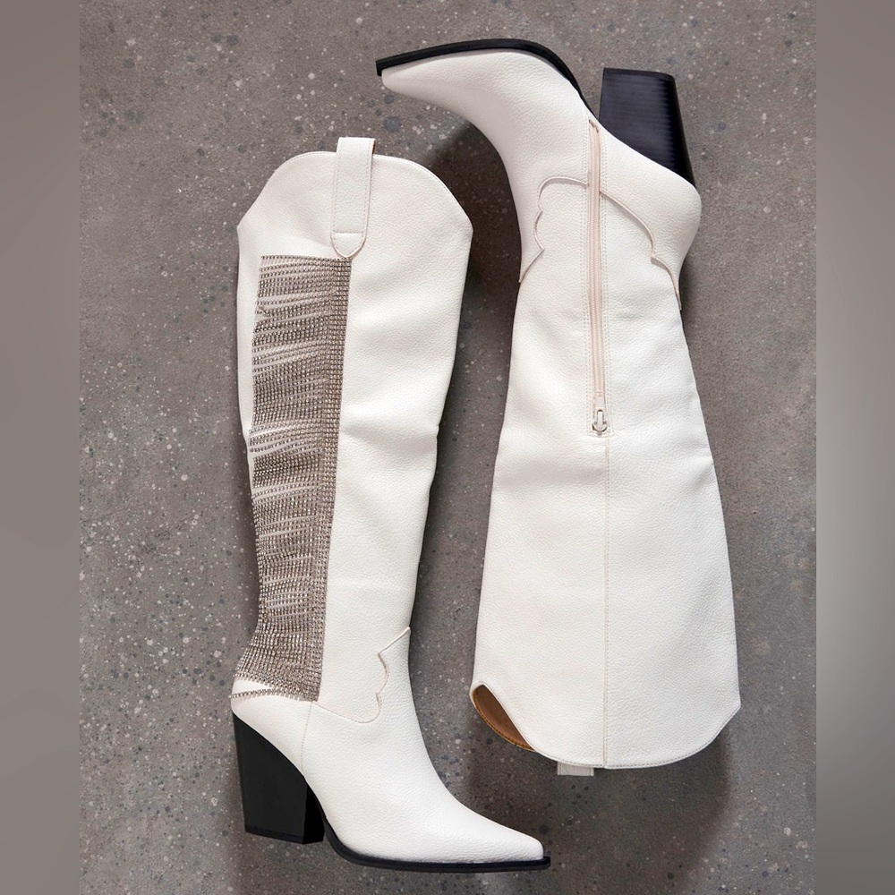 NWT Women’s Bellatrix Rhinestone Fringe Western Boots size 6.5